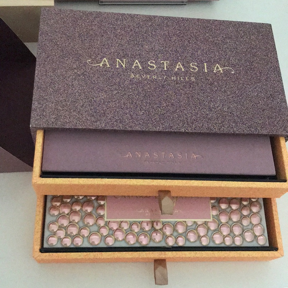 Anastasia Beverly Hills palettes